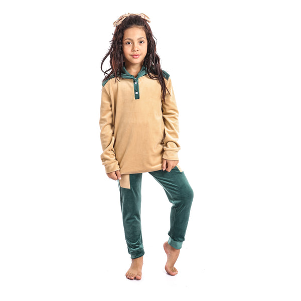 Girls Winter Solid Velvet Pajama Set - Beige & Green