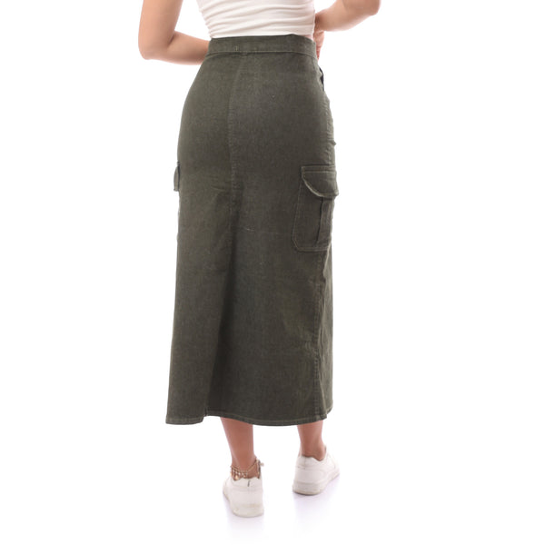 dark_jeans_buttonned_closure