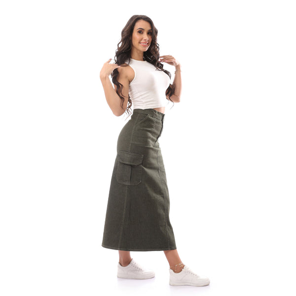 dark_jeans_buttonned_closure