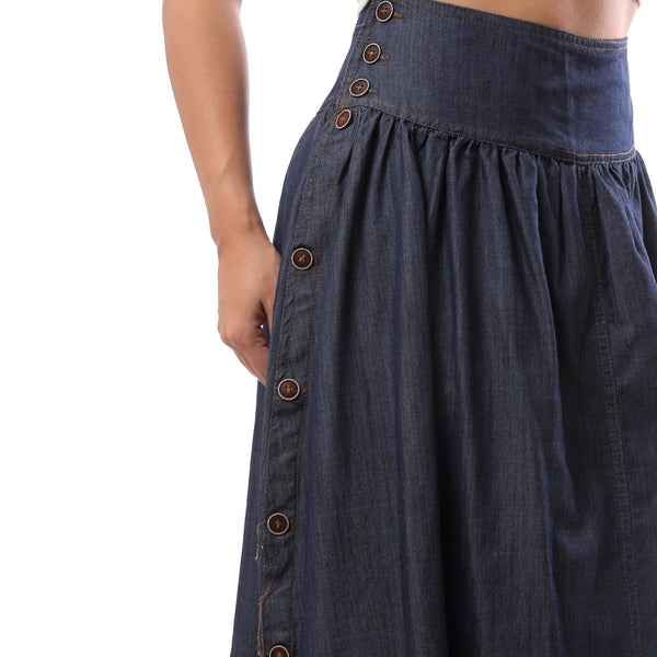 dark_jeans_with_a_button-up_skirt