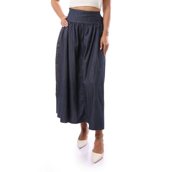 dark_jeans_with_a_button-up_skirt