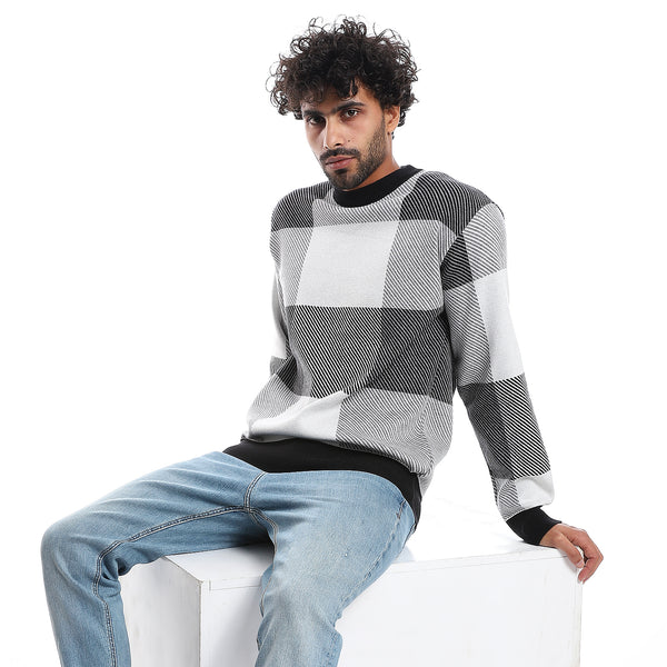 Windowpane Pattern Round Collar Knit Pullover - Black & OffWhite