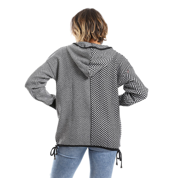Chervon Self Pattern Black & White Zipper Sweater