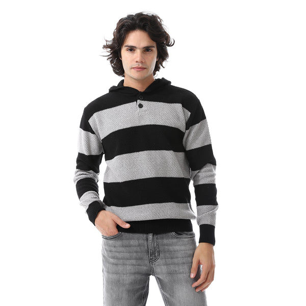 Black_And_Grey_Buttons_Closure_Hooded_Pullover