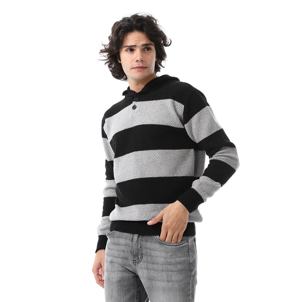 Black_And_Grey_Buttons_Closure_Hooded_Pullover