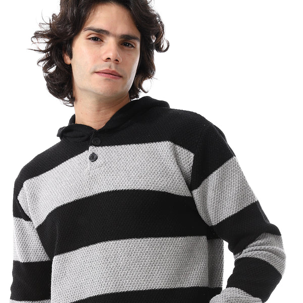 Black_And_Grey_Buttons_Closure_Hooded_Pullover