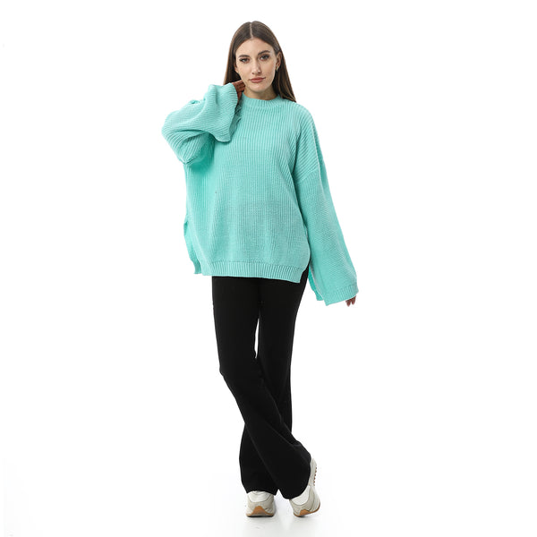 Knitted_Turquoise_Pullover_With_Multi-Slits