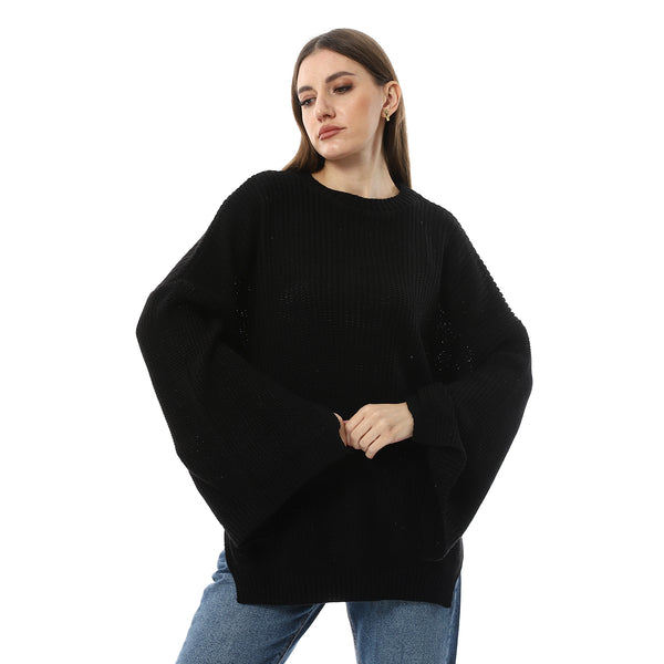 Knitted_Black_Pullover_With_Multi-Slits