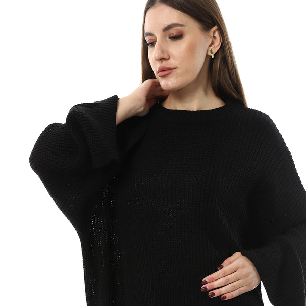 Knitted_Black_Pullover_With_Multi-Slits