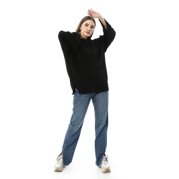 Knitted_Black_Pullover_With_Multi-Slits