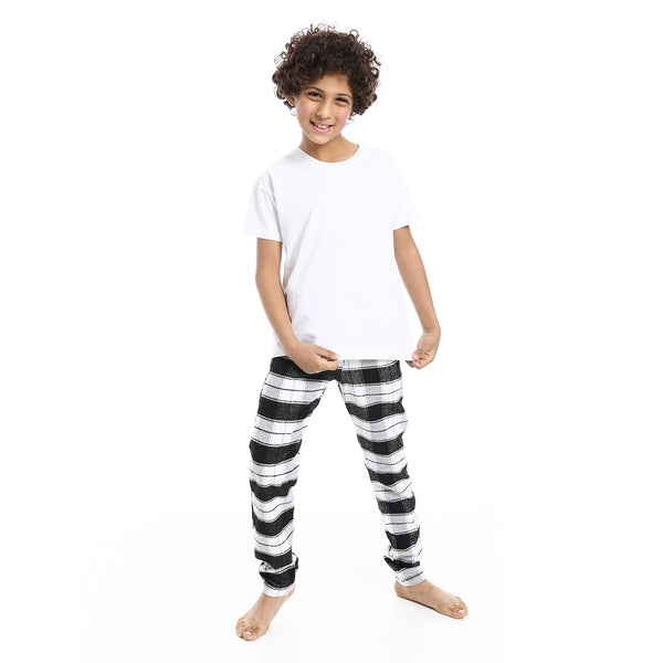 Regular_fit_Checkered_Trousers_For_Boy's_-_Black_&_White