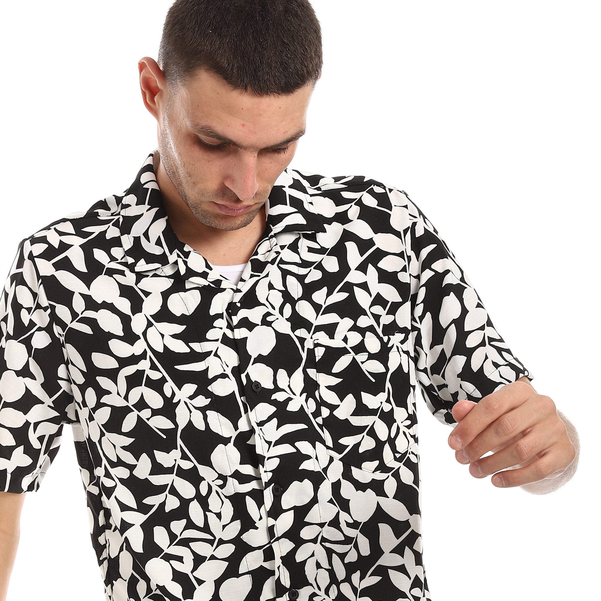 Self_Pattern_Shirt_With_Short_Sleevs_-_Black_&_White