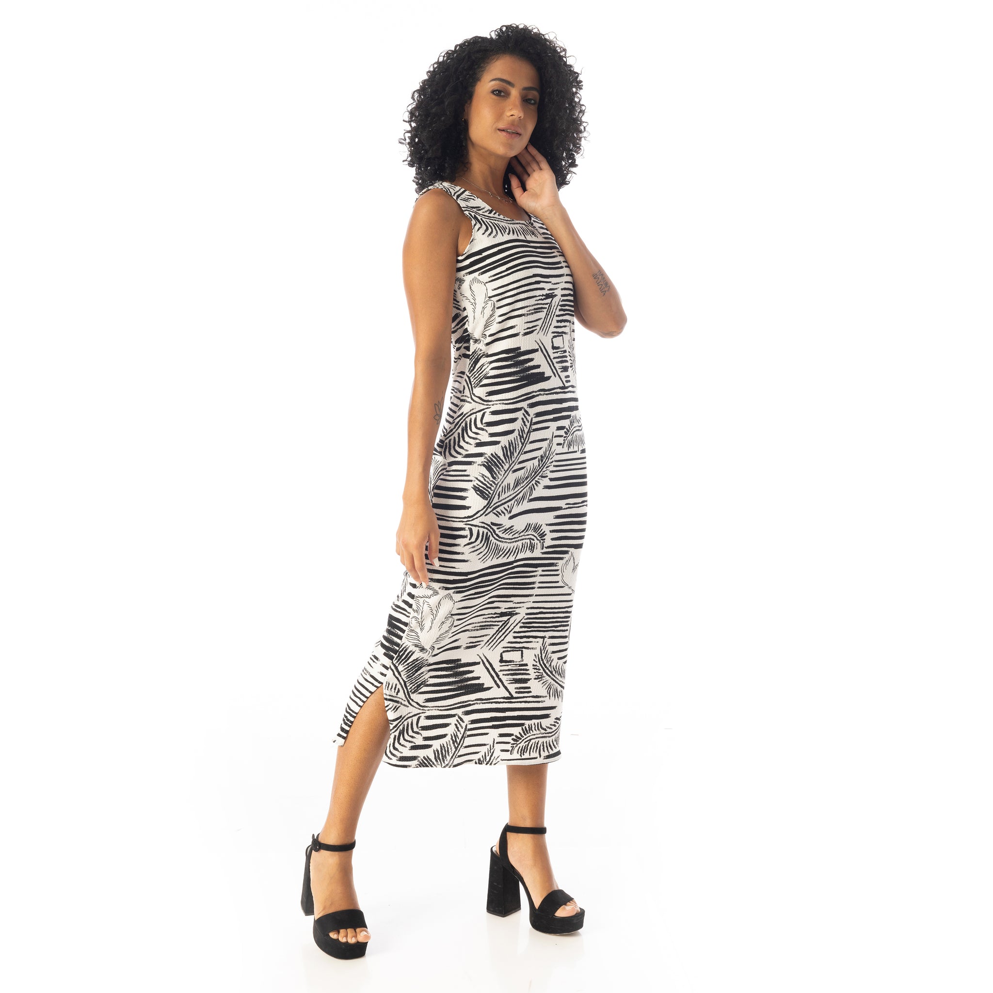 Self_Pattern_Round_Collar_Sleeveless_Dress_-_Black_&_White