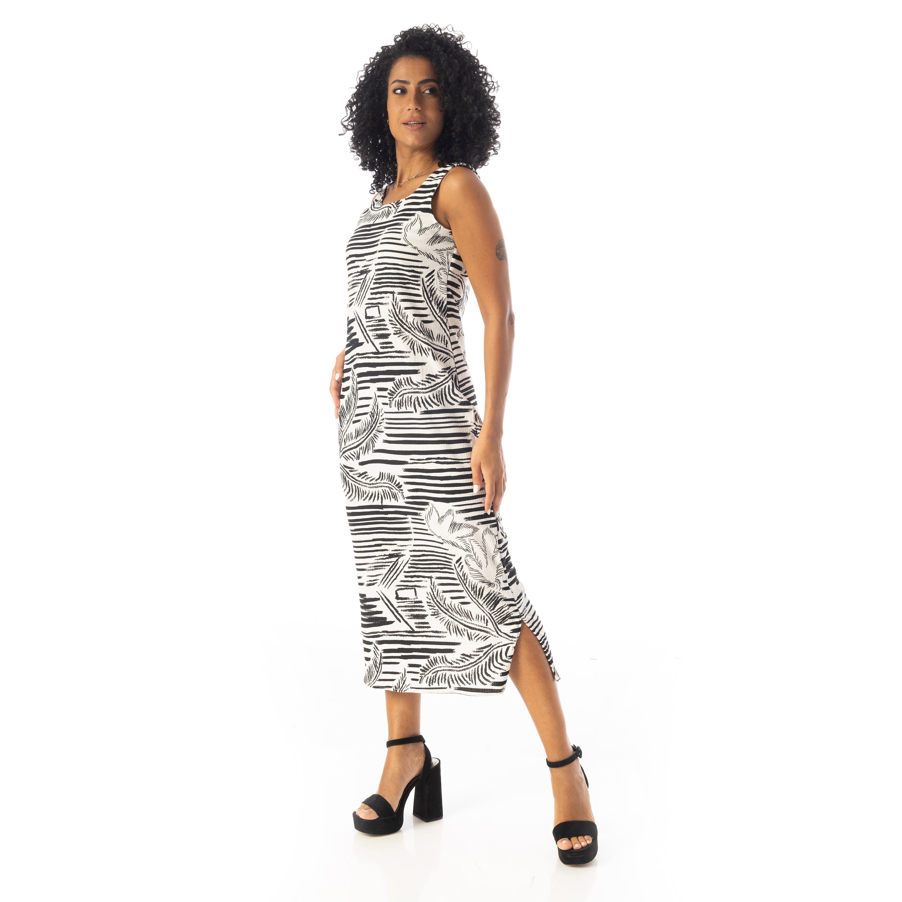 Self_Pattern_Round_Collar_Sleeveless_Dress_-_Black_&_White