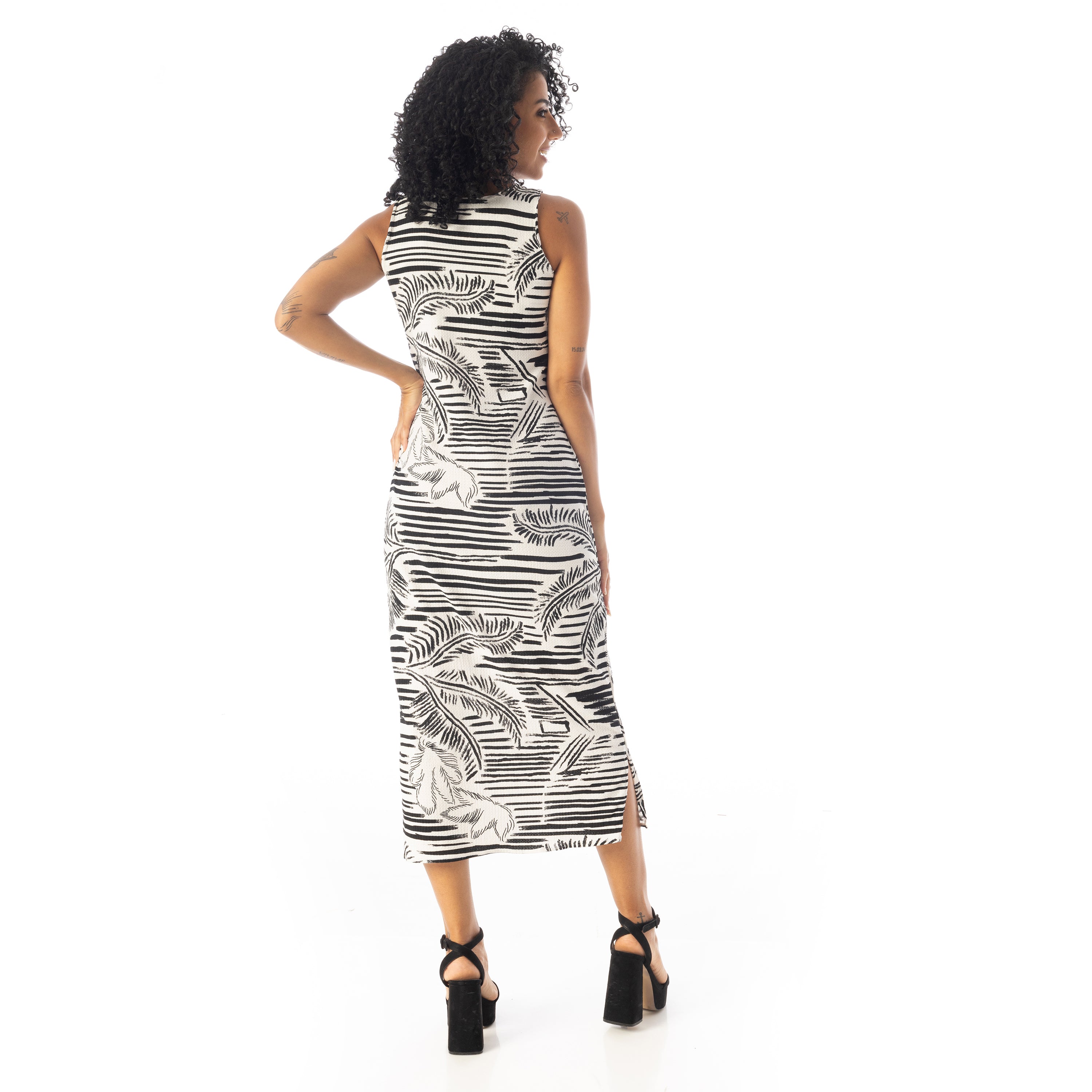 Self_Pattern_Round_Collar_Sleeveless_Dress_-_Black_&_White