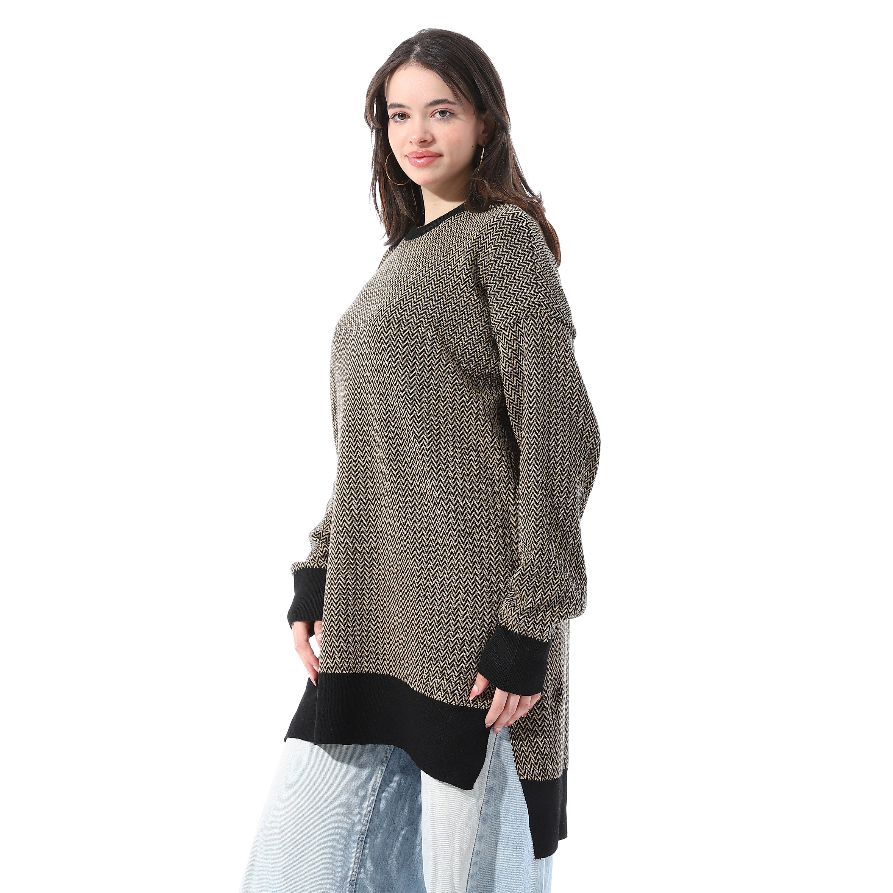 micro-chevron_knit_pattern_Long_Pullover_-_Black_&_Beige