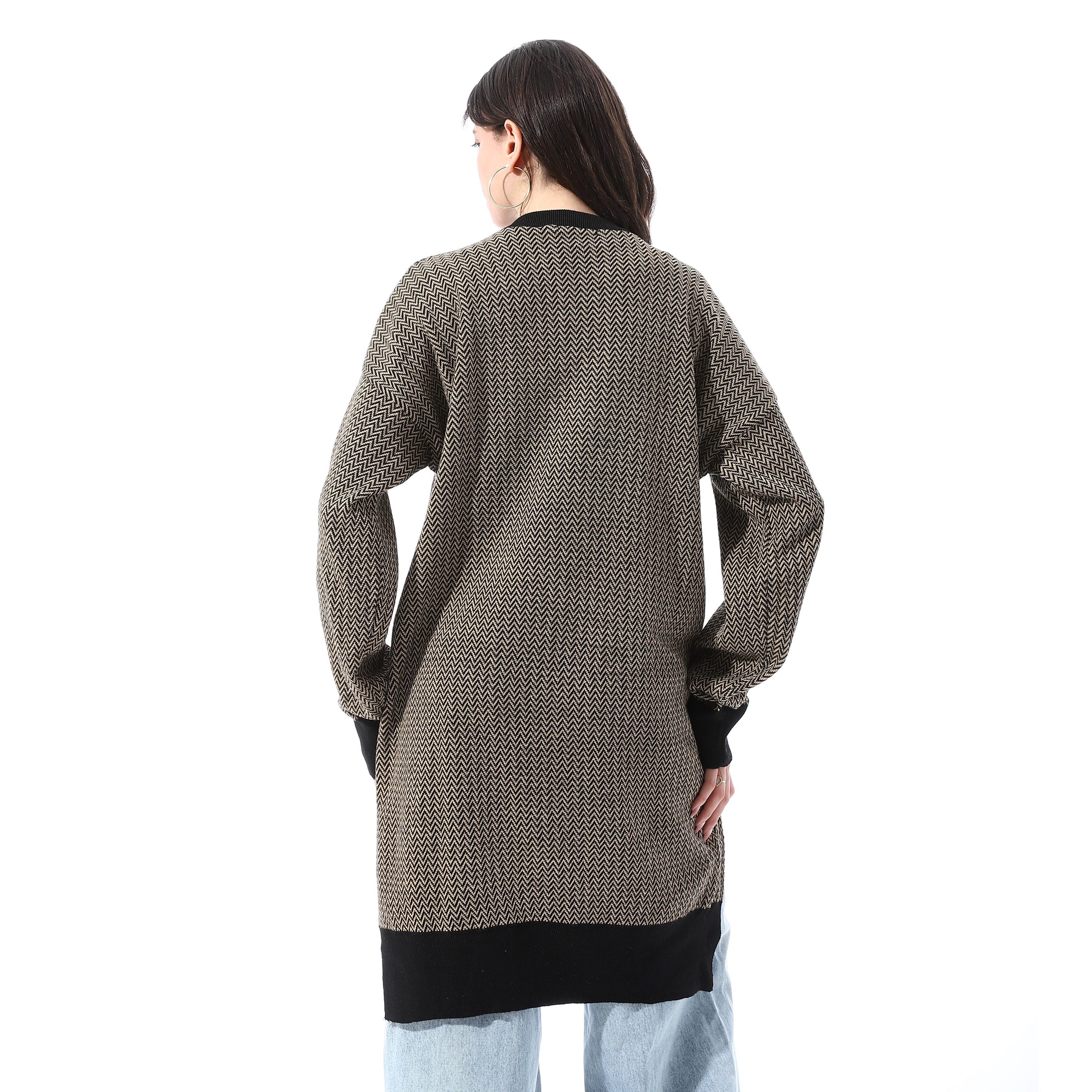 micro-chevron_knit_pattern_Long_Pullover_-_Black_&_Beige