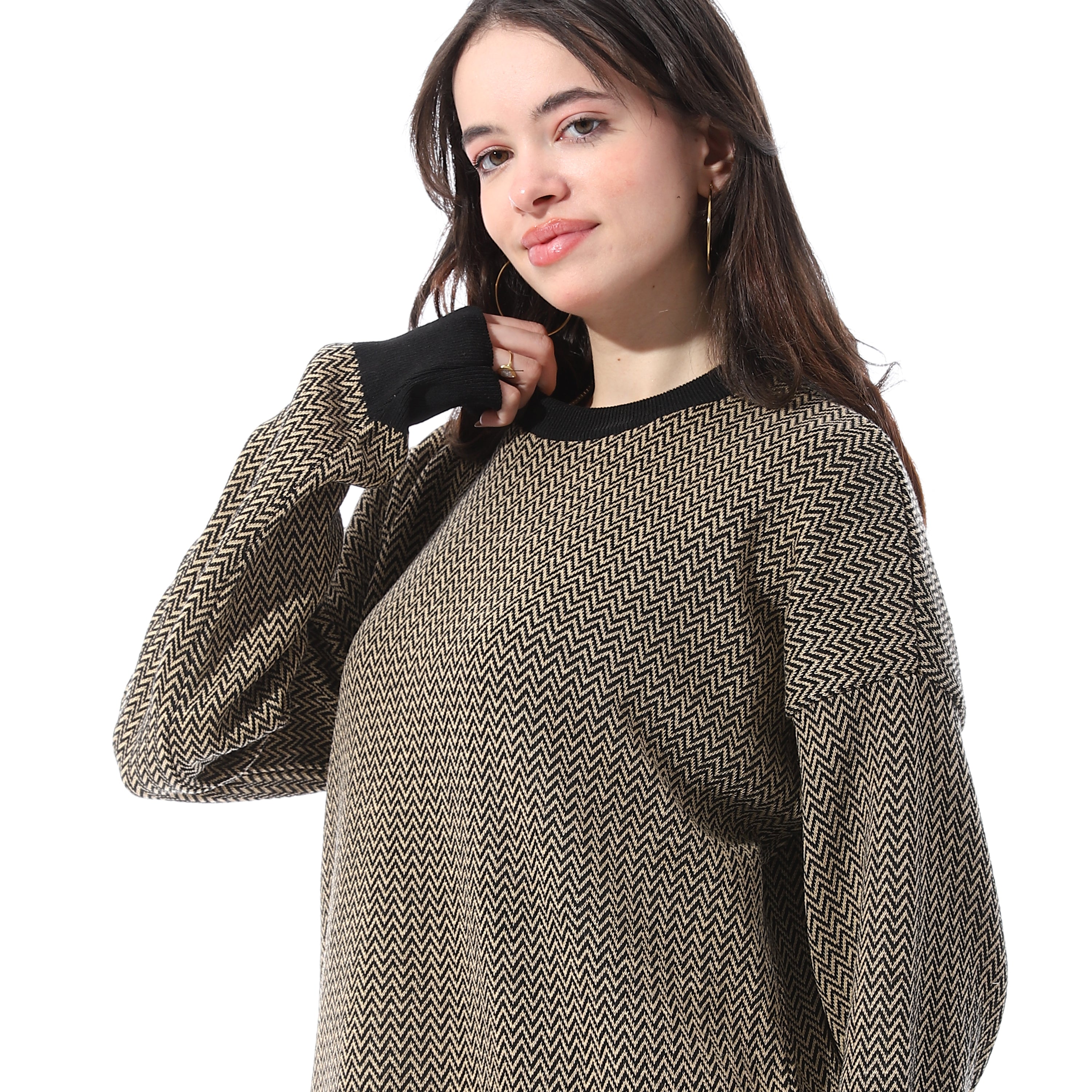 micro-chevron_knit_pattern_Long_Pullover_-_Black_&_Beige