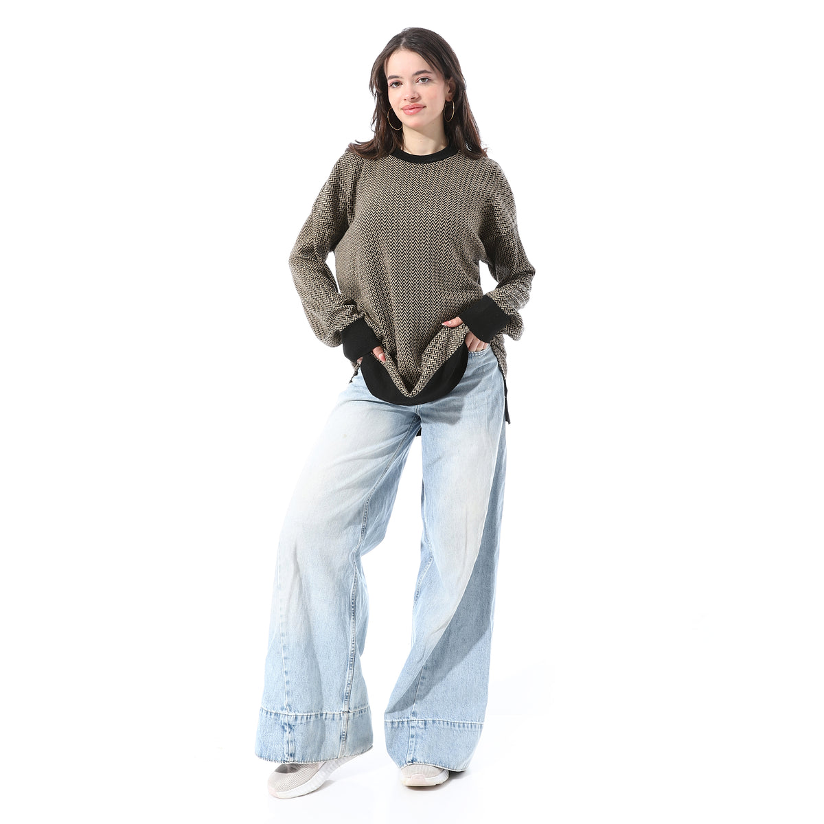 micro-chevron_knit_pattern_Long_Pullover_-_Black_&_Beige