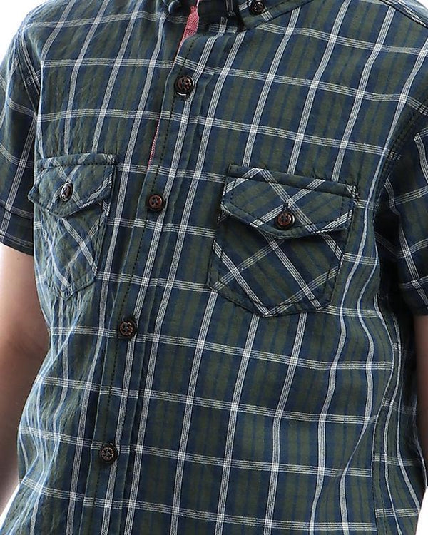 أولاد- اثنين- جيوب أمامية- ترتان- قميص- غامق- أخضر