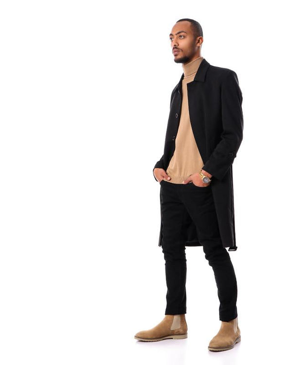 front- buttons- long- black- coat- with- classic- collar