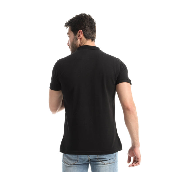 قميص بولو بيكيه أسود كلاسيكي مع غرز جانبية