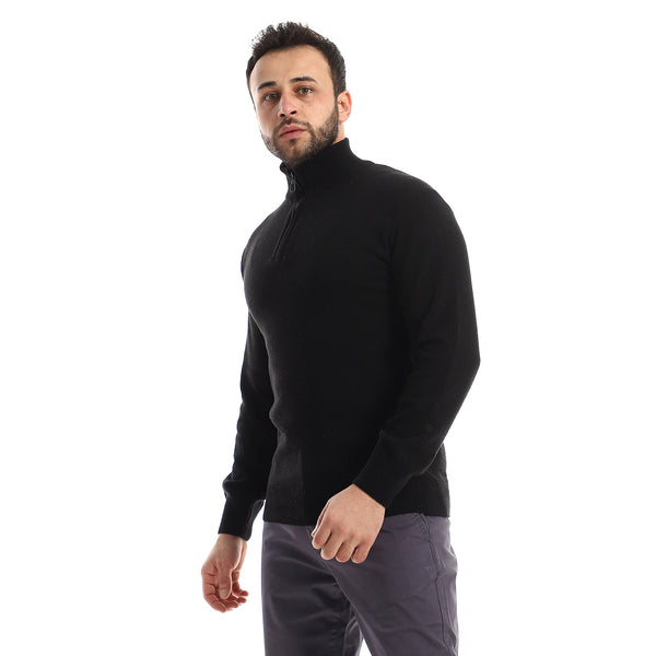 stitching_around_the_neck_zipper_detail_black_sweater