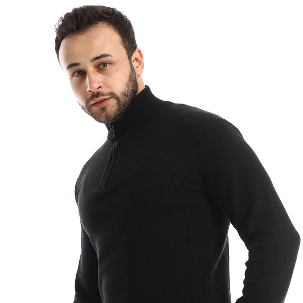 stitching_around_the_neck_zipper_detail_black_sweater