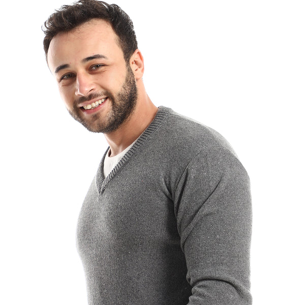 كلاسيكي برقبة على شكل V هيذر الفحم