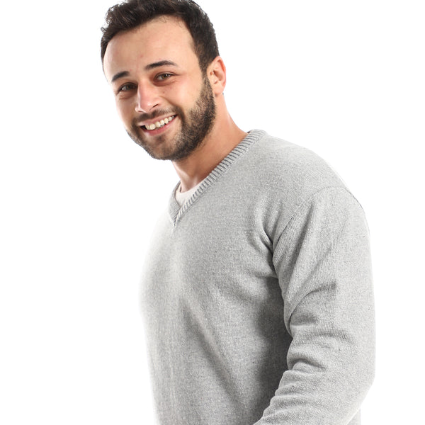 classic-v-neck-heather-grey-pulover